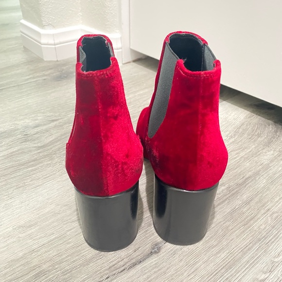 Rag & Bone Red Aslen Velvet Chelsea Boots/Booties size 37 - Picture 2 of 7